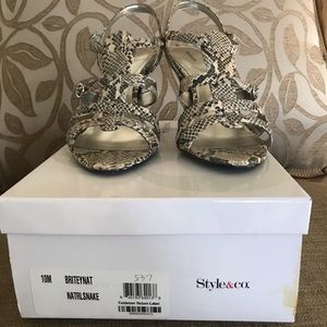 Snake print Size 10 Shoes